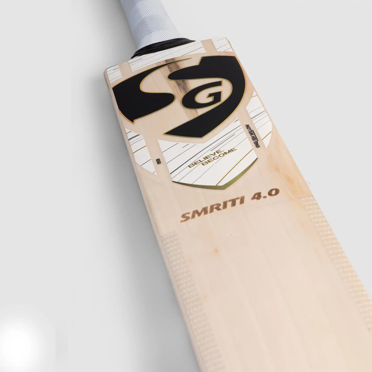 SG Smriti 4.0 English Willow Cricket Bat – Lightweight Women's Cricket Bat JR SPORTING GOODS INC