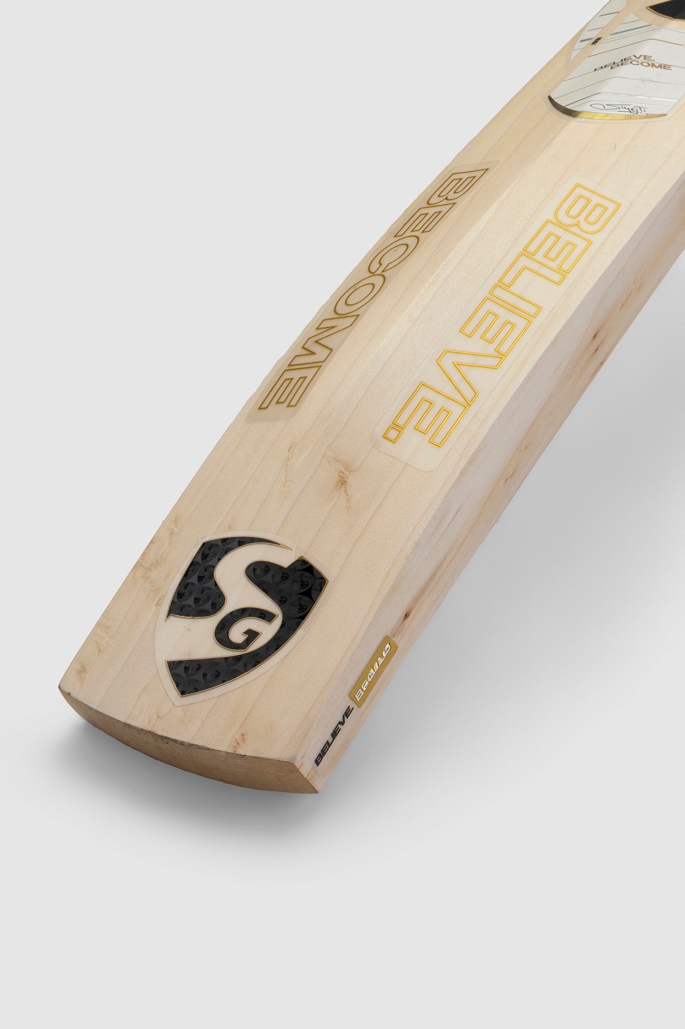 SG SM 18 English Willow Cricket Bat | Premium Professional Cricket Bat JR SPORTING GOODS INC