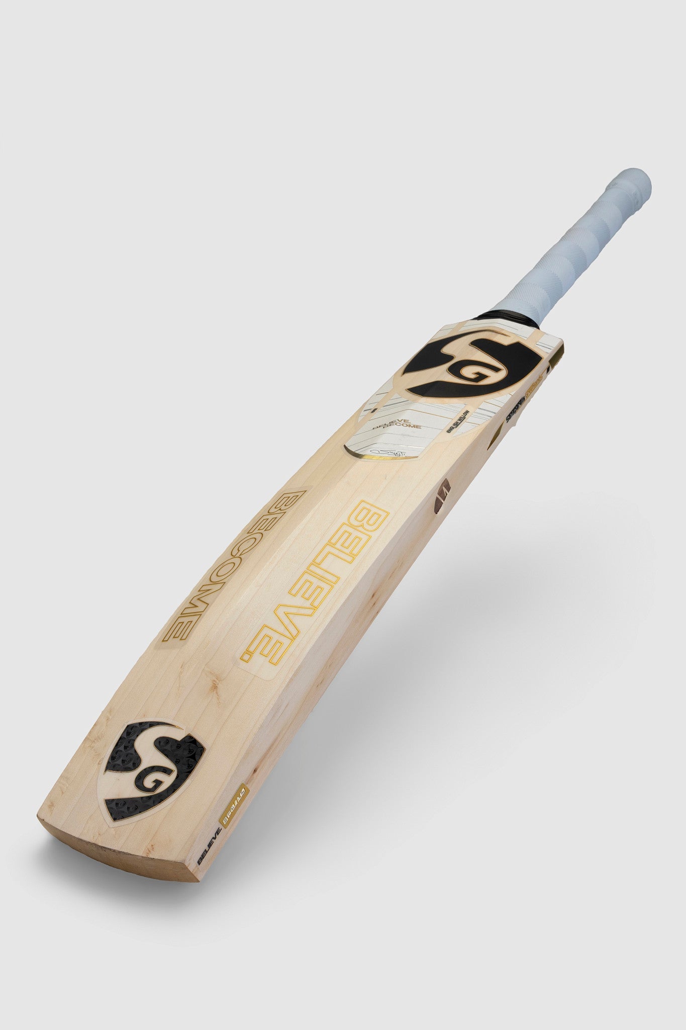 SG SM 18 English Willow Cricket Bat | Premium Professional Cricket Bat JR SPORTING GOODS INC